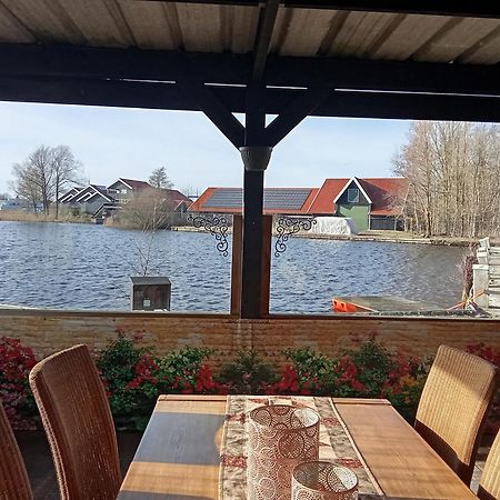 B&B Aan Het Water Earnewald Luaran gambar